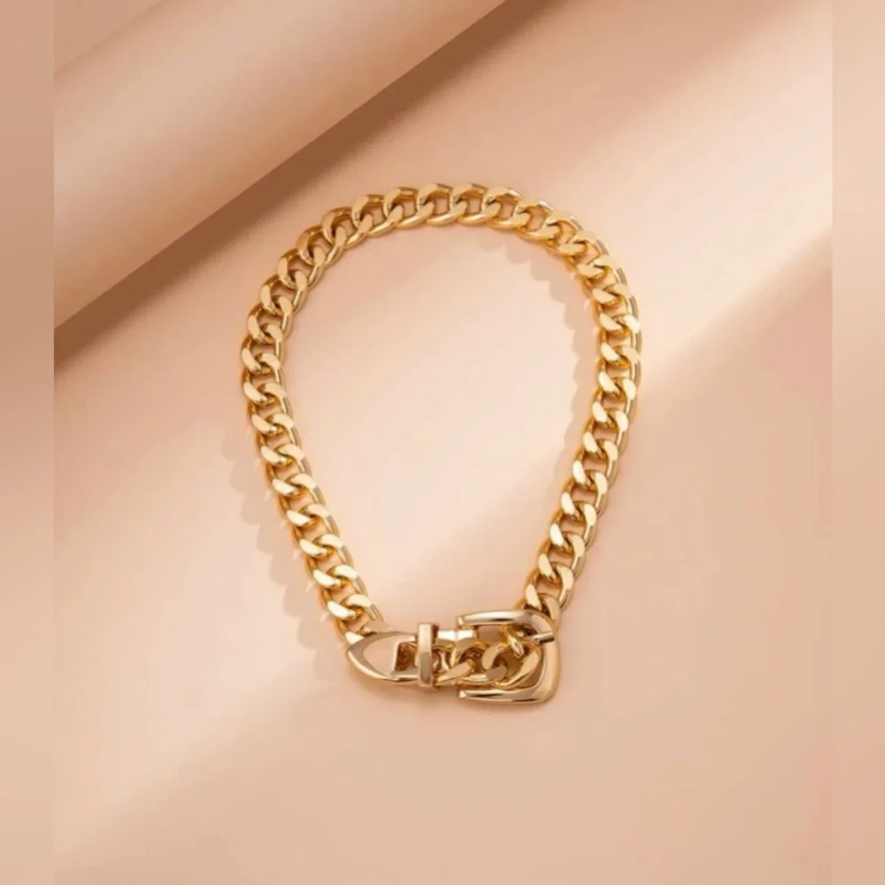 Chain Link Necklace - Picture 2 of 7